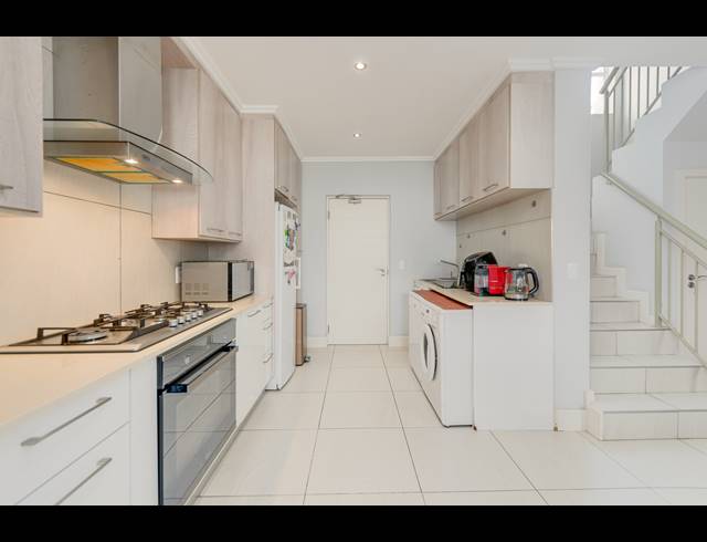 3 BEDROOM TOWNHOUSE FOR SALE IN BRYANSTON